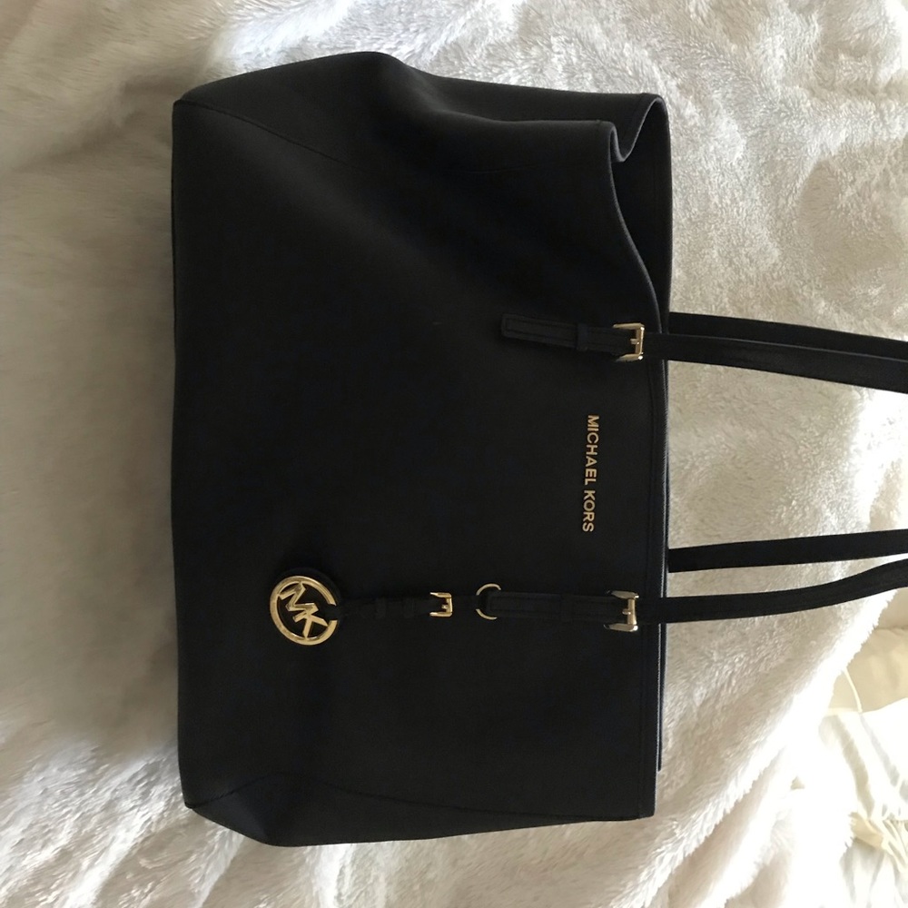 Black Michael Kors tote